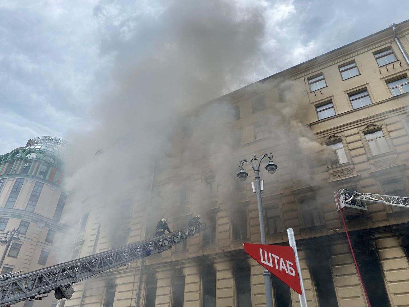 Загоревшийся в центре Москвы дом не является памятником архитектуры