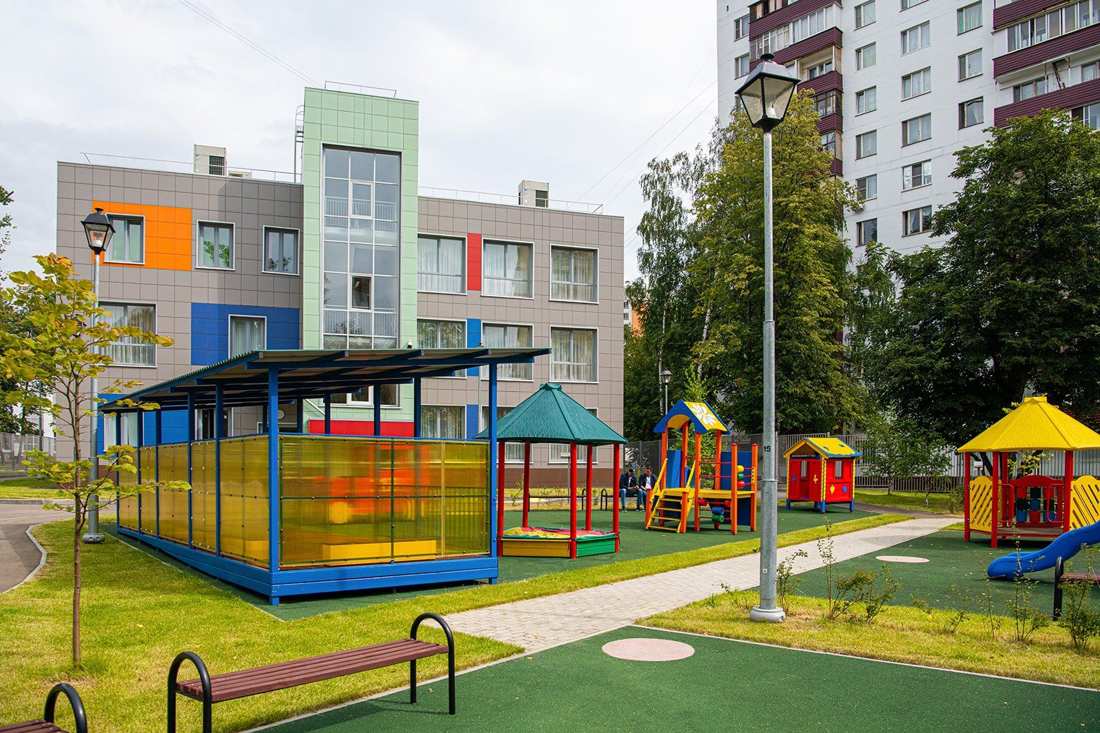 Путин потребовал ликвидировать отставание в создании новых мест в детсадах