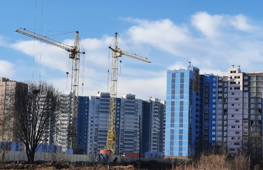 Более 100 млн кв.м жилья строится в России – Минстрой
