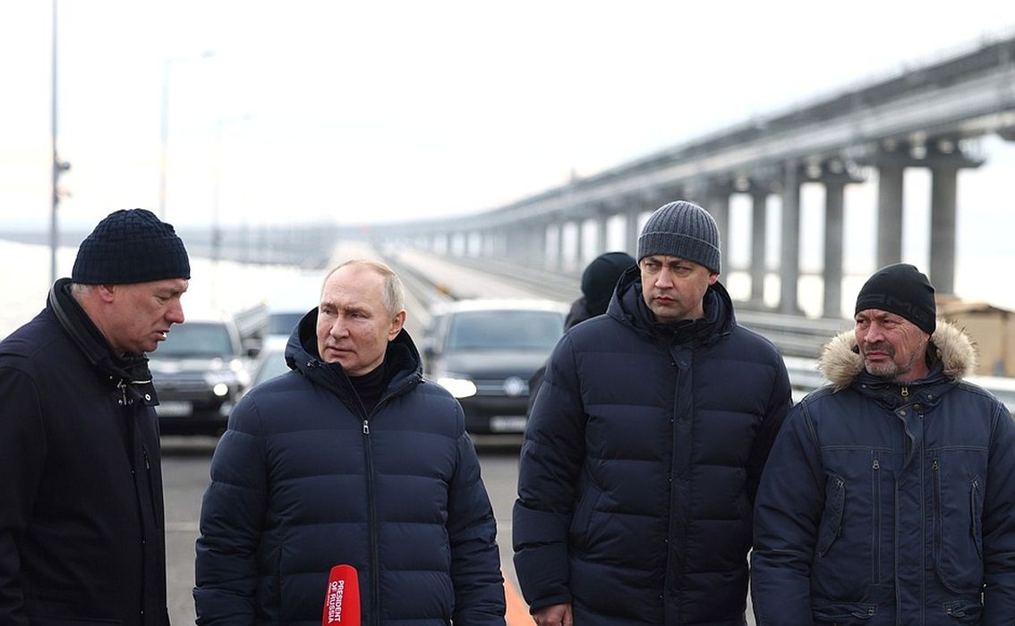 Путин и Хуснуллин осмотрели Крымский мост