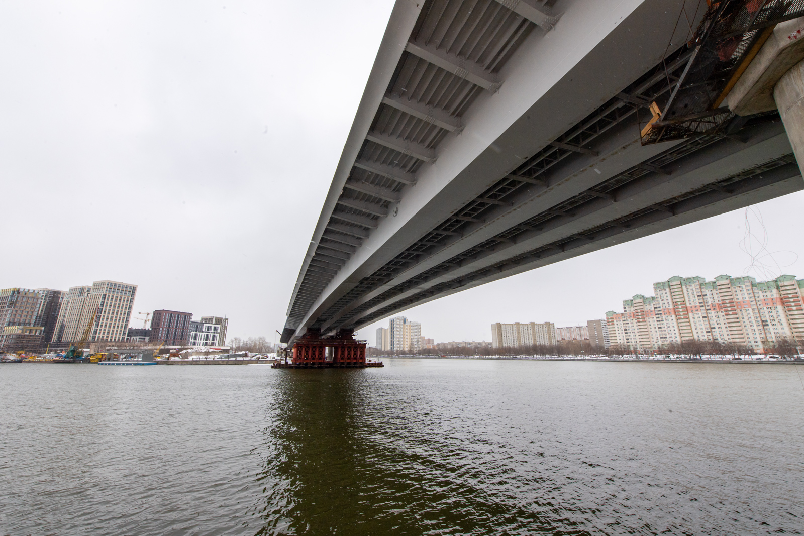 Семь автомобильных мостов строят и проектируют в Москве
