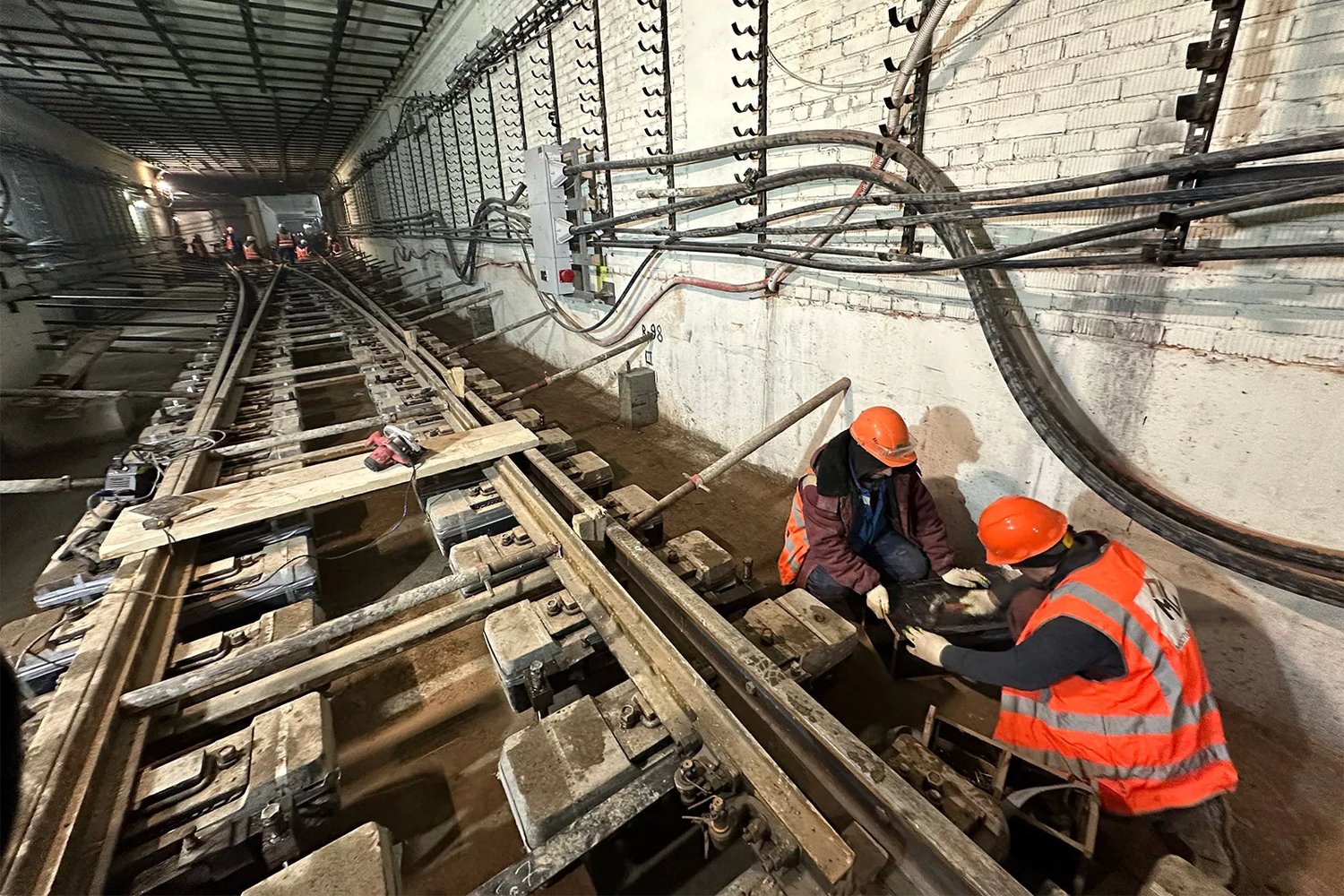 Основные работы по строительству станции метро "ЗИЛ" в Москве завершатся до конца этого года