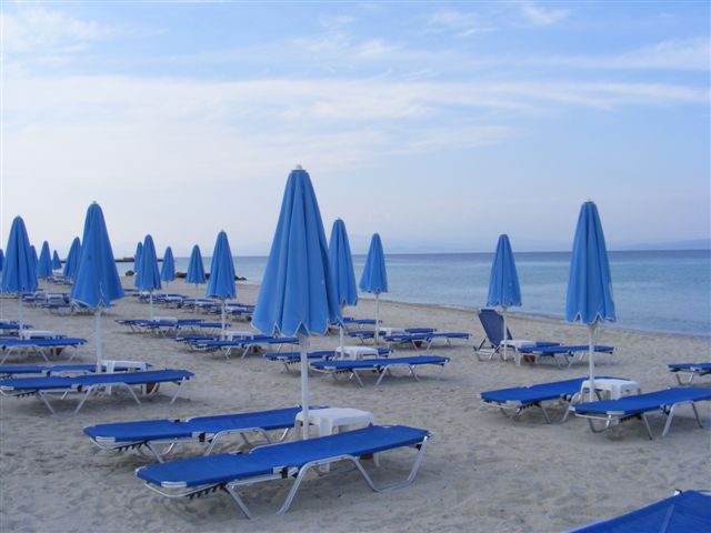 Глава МЧС: пляжи Крыма готовы принять туристов в летнем сезоне