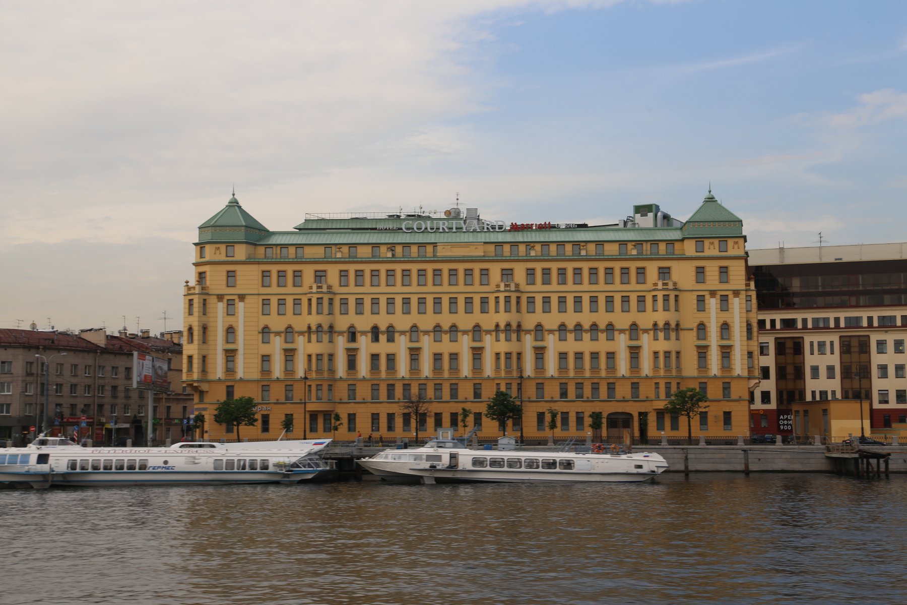 На время Евро-2020 цены на гостиницы в Петербурге ограничат