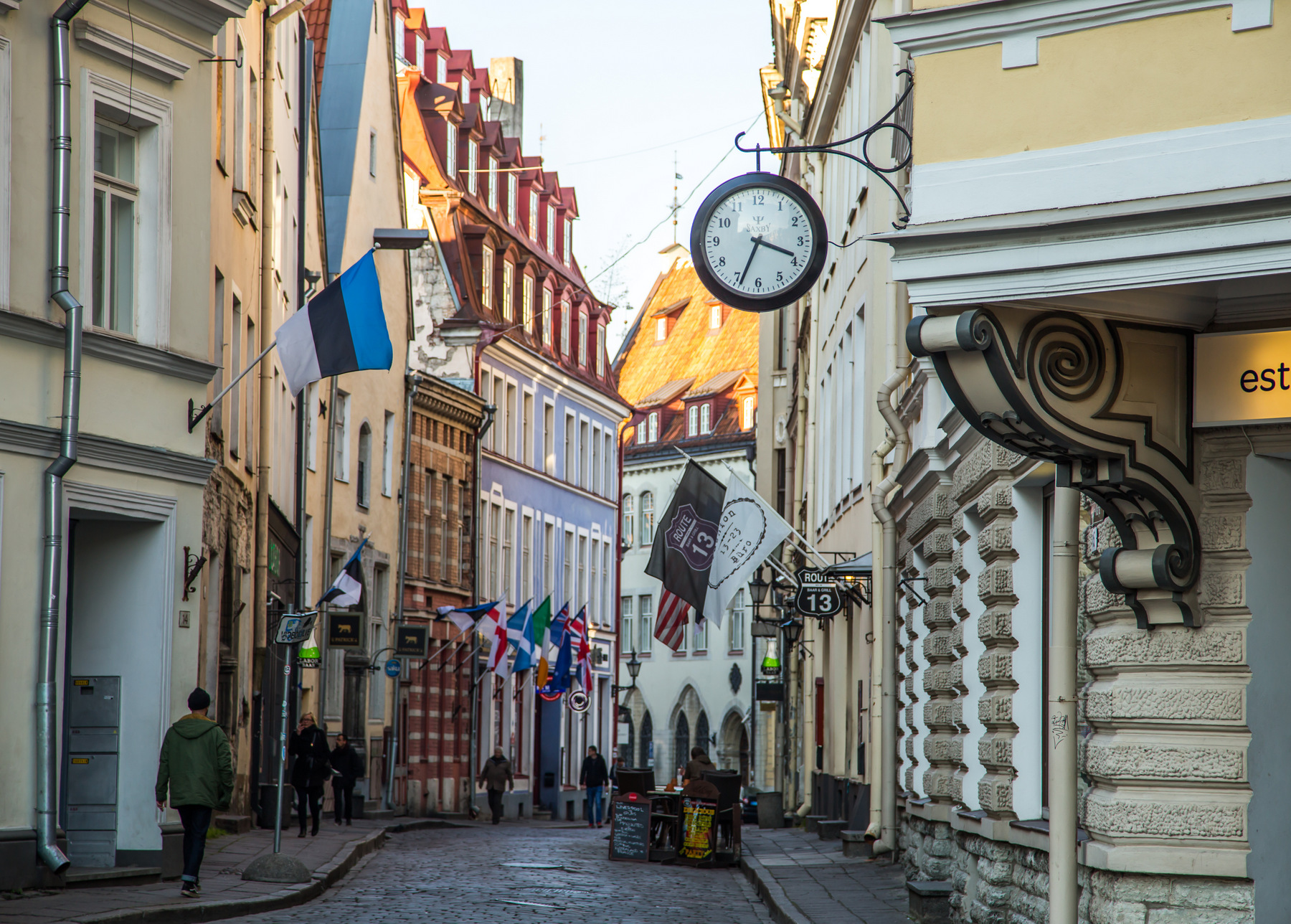 Эстония с 19 сентября закроет въезд всем туристам из России