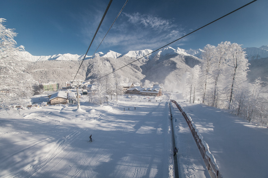 Медведев поручил объединить трассы на горных курортах Сочи и ввести единый ски-пасс