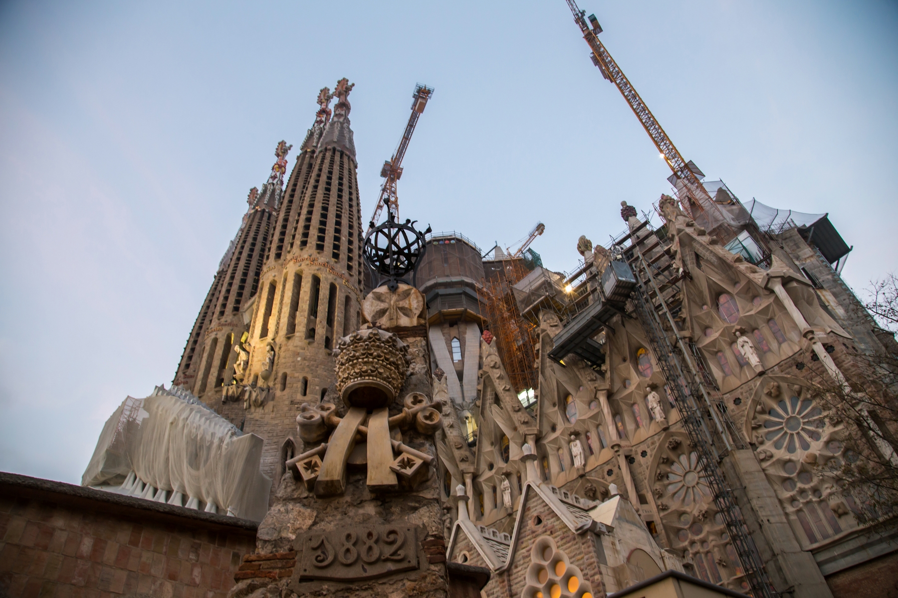 Туристы в Барселоне испытывают трудности с посещением собора Саграда-Фамилия