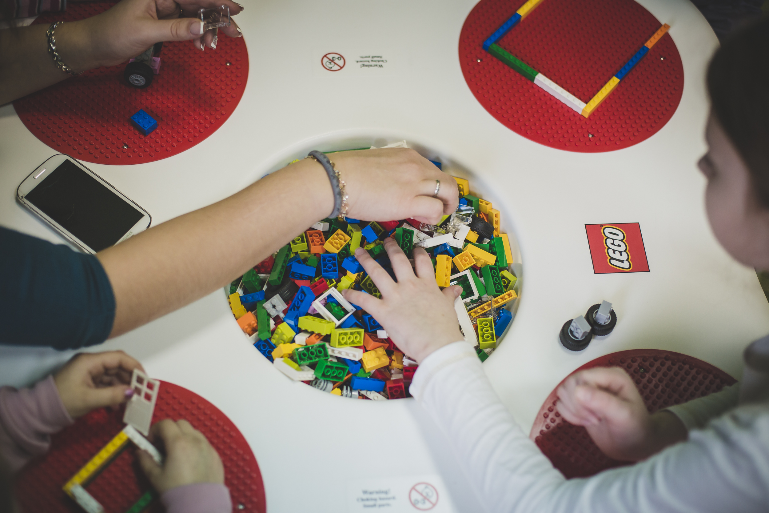 Курорт "Горки Город" дарит маленьким гостям кусочек сказочного солнечного мира Legoland