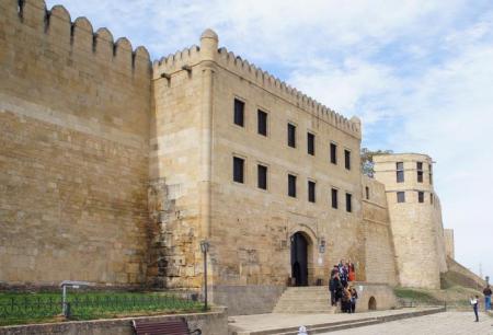 Террористы ИГИЛ заявили о причастности к обстрелу посетителей крепости в Дербенте