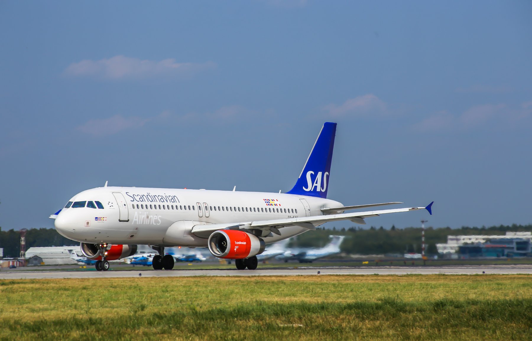 Самолет SAS экстренно сел в Швеции после сообщения о бомбе