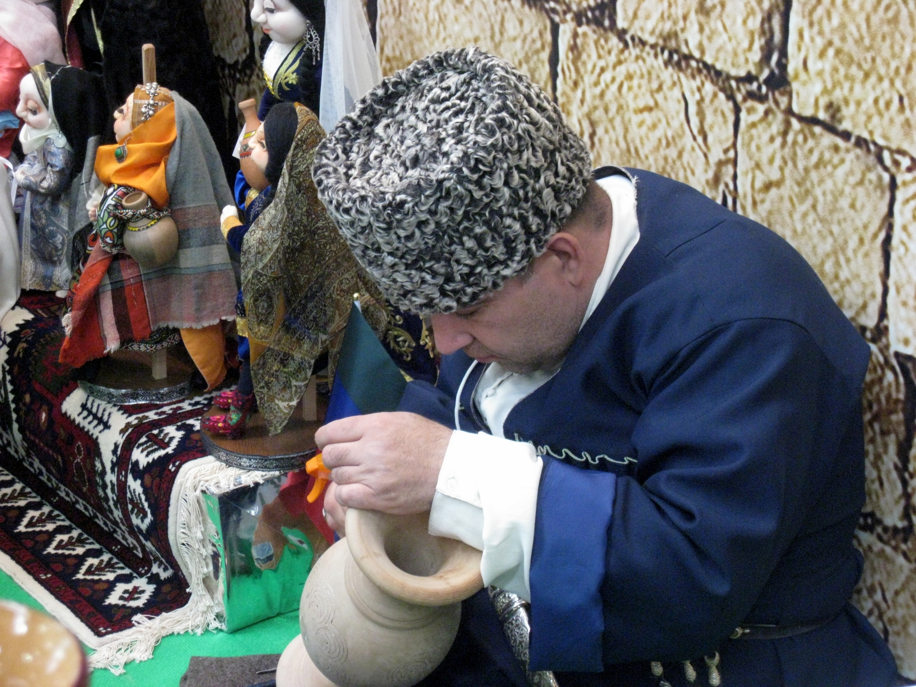 Северный Кавказ на "Интурмаркете" представили танцами, лепешками и курортами