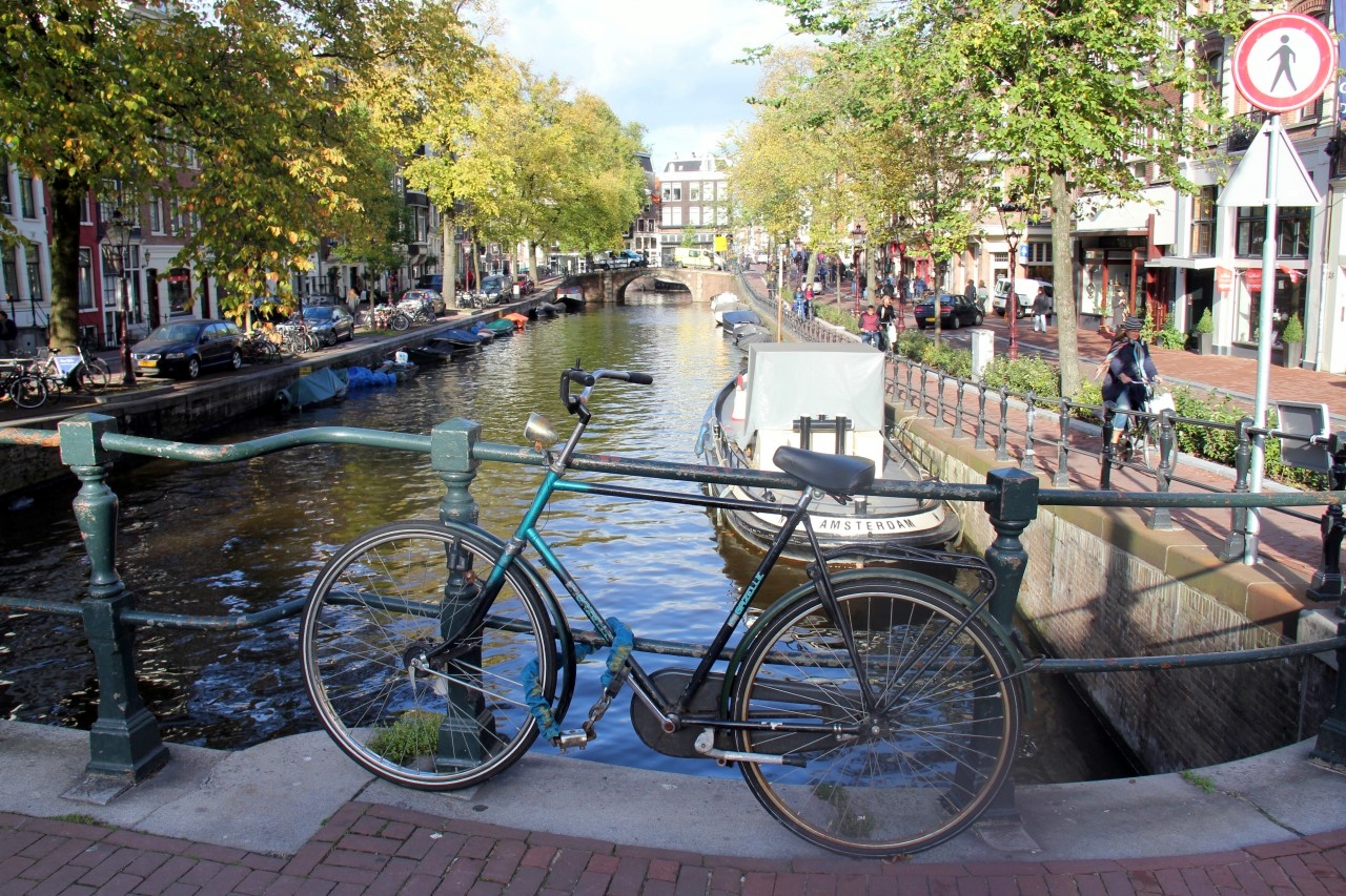 В Амстердаме запретят открывать новые магазины для туристов