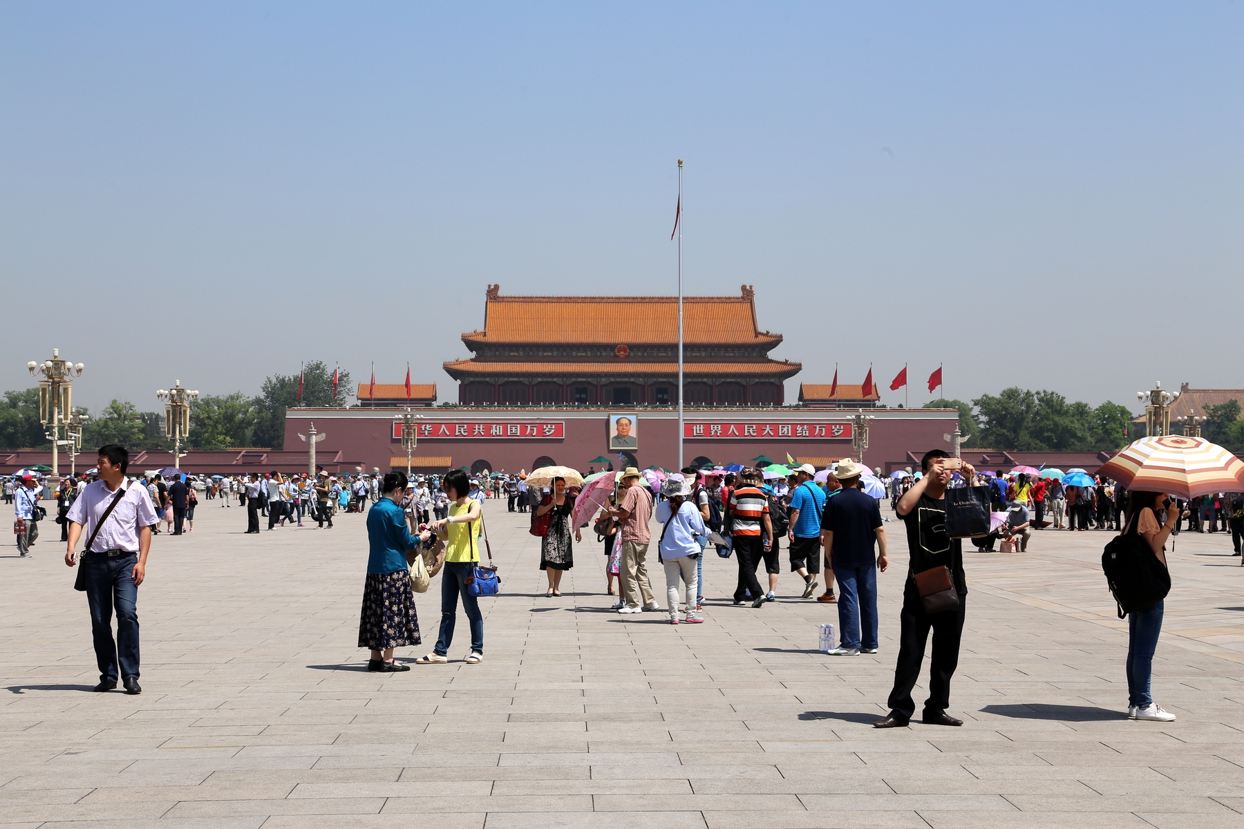 Китайские власти распорядились остановить продажу туров за рубеж и внутри страны