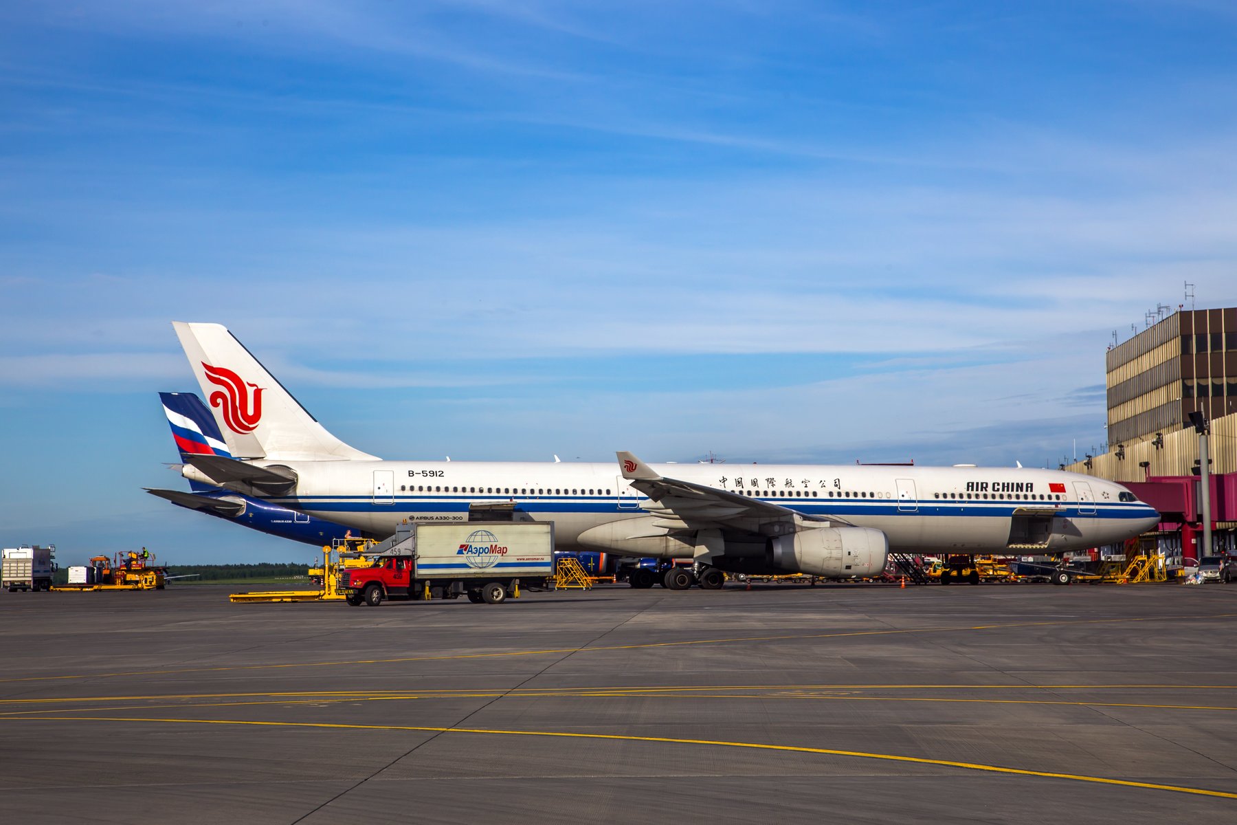 Китайские авиакомпании открыли "черный список" пассажиров тремя гражданами КНР