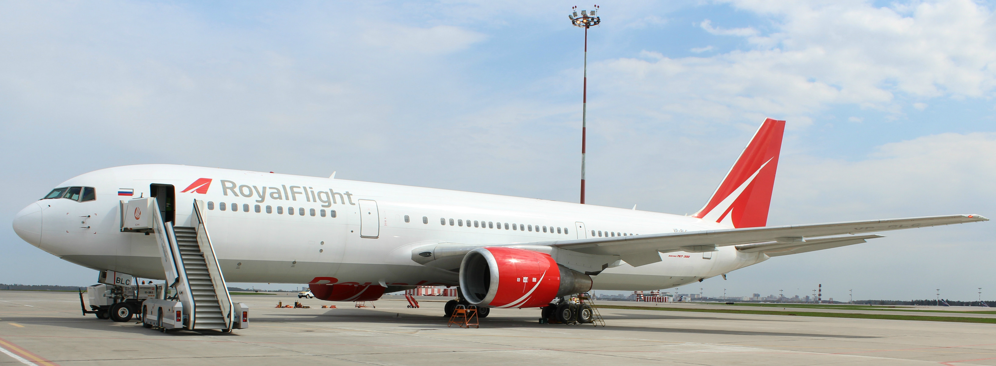 Авиакомпания Royal Flight начинает эксплуатацию Boeing 767-300