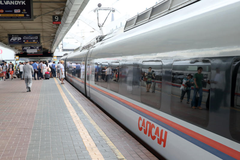 РЖД в декабре представят обновленный интерьер поездов "Сапсан"