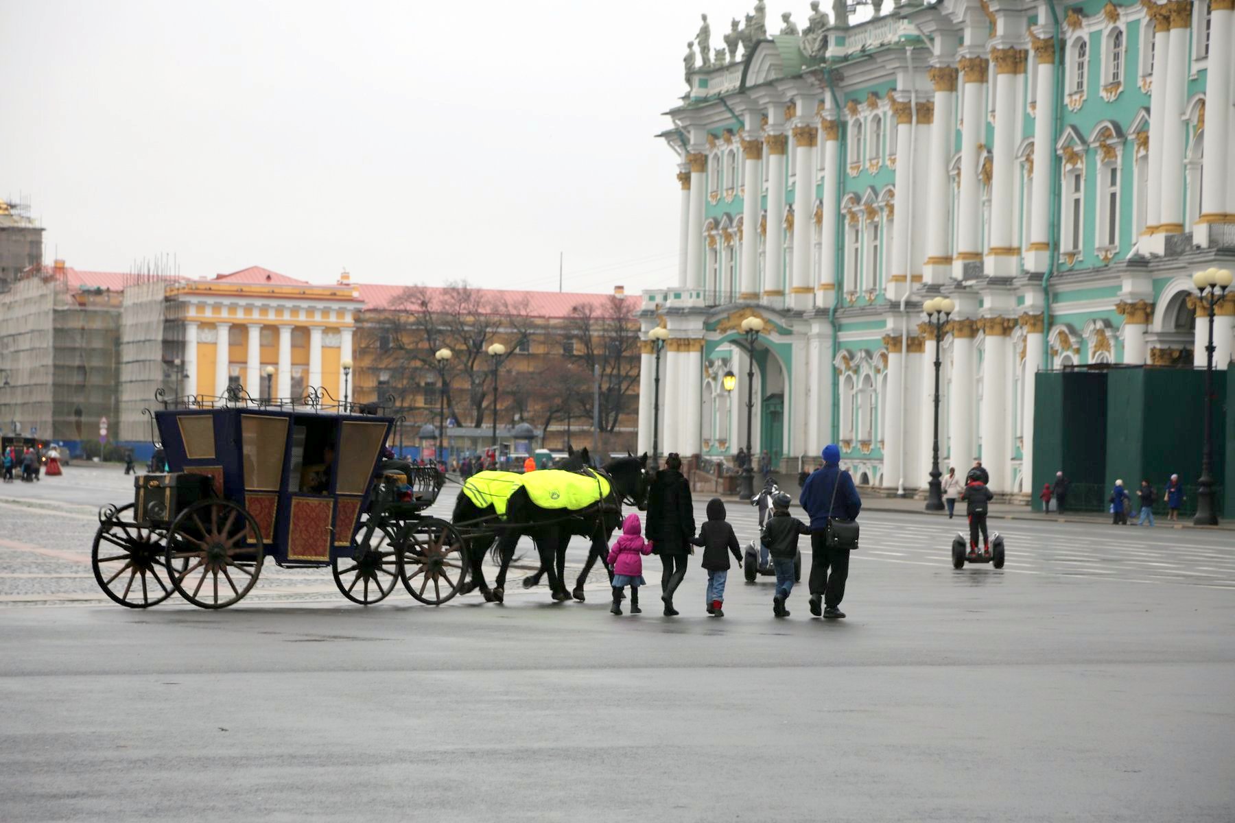 Туроператоры сообщили о снижении спроса на экскурсионные туры по России