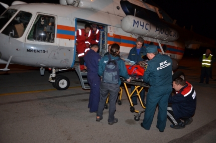 Пострадавшего на перевале Дятлова туриста доставили в Екатеринбург вертолетом