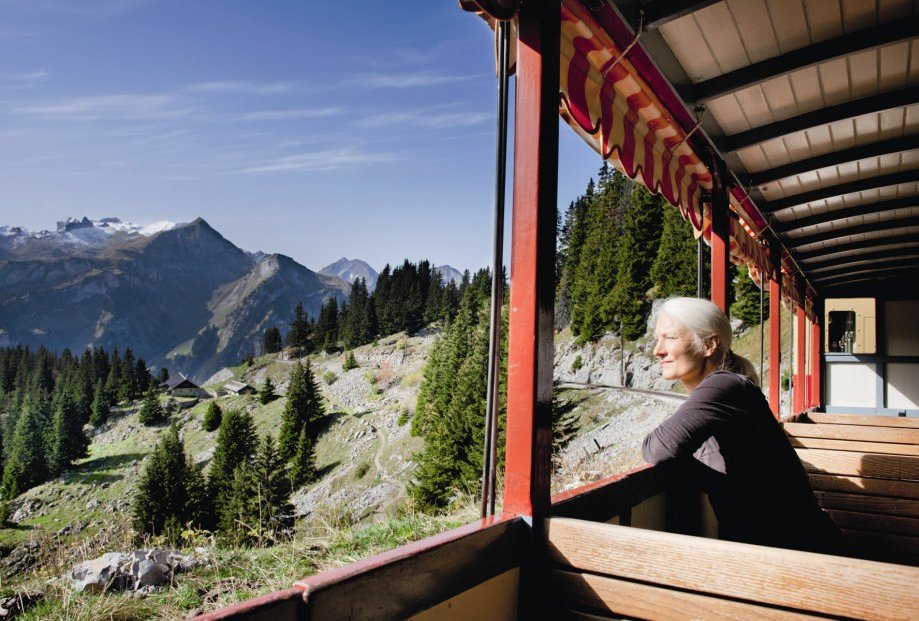 Туристам запретили фотографировать слишком красивую деревню в Швейцарии