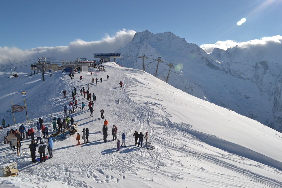 Зимний сезон на горнолыжном курорте Домбай откроется 1 декабря