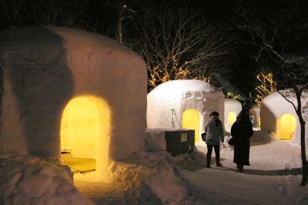 Фестиваль снежных домов пройдет в феврале на популярном японском курорте