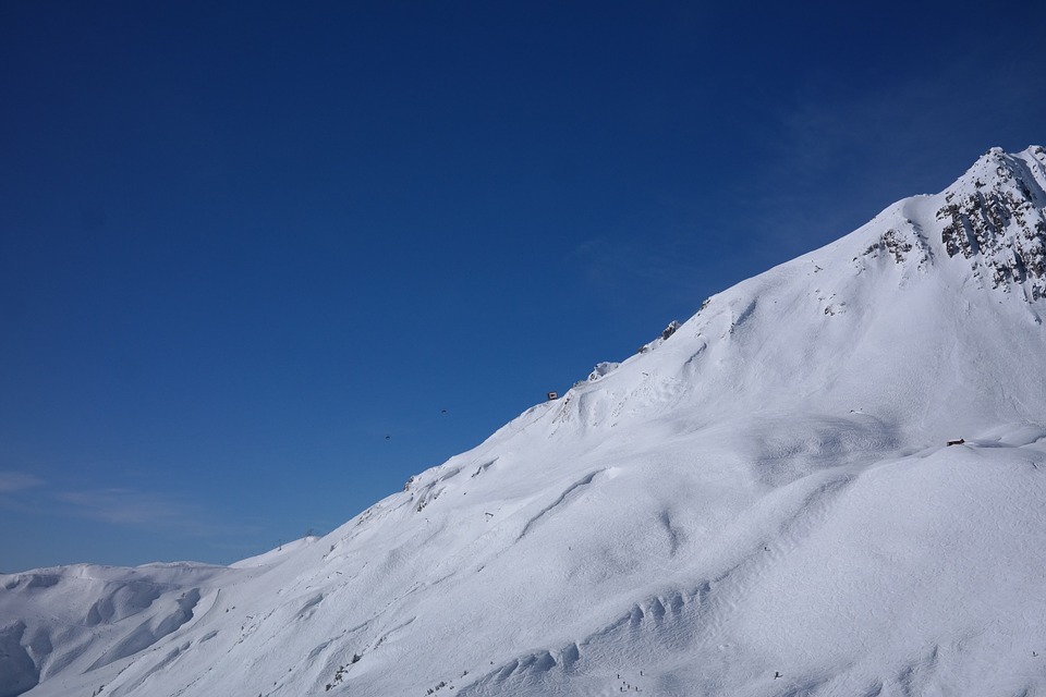 На горнолыжных курортах Сочи участились случаи въезда фрирайдеров в пограничную зону