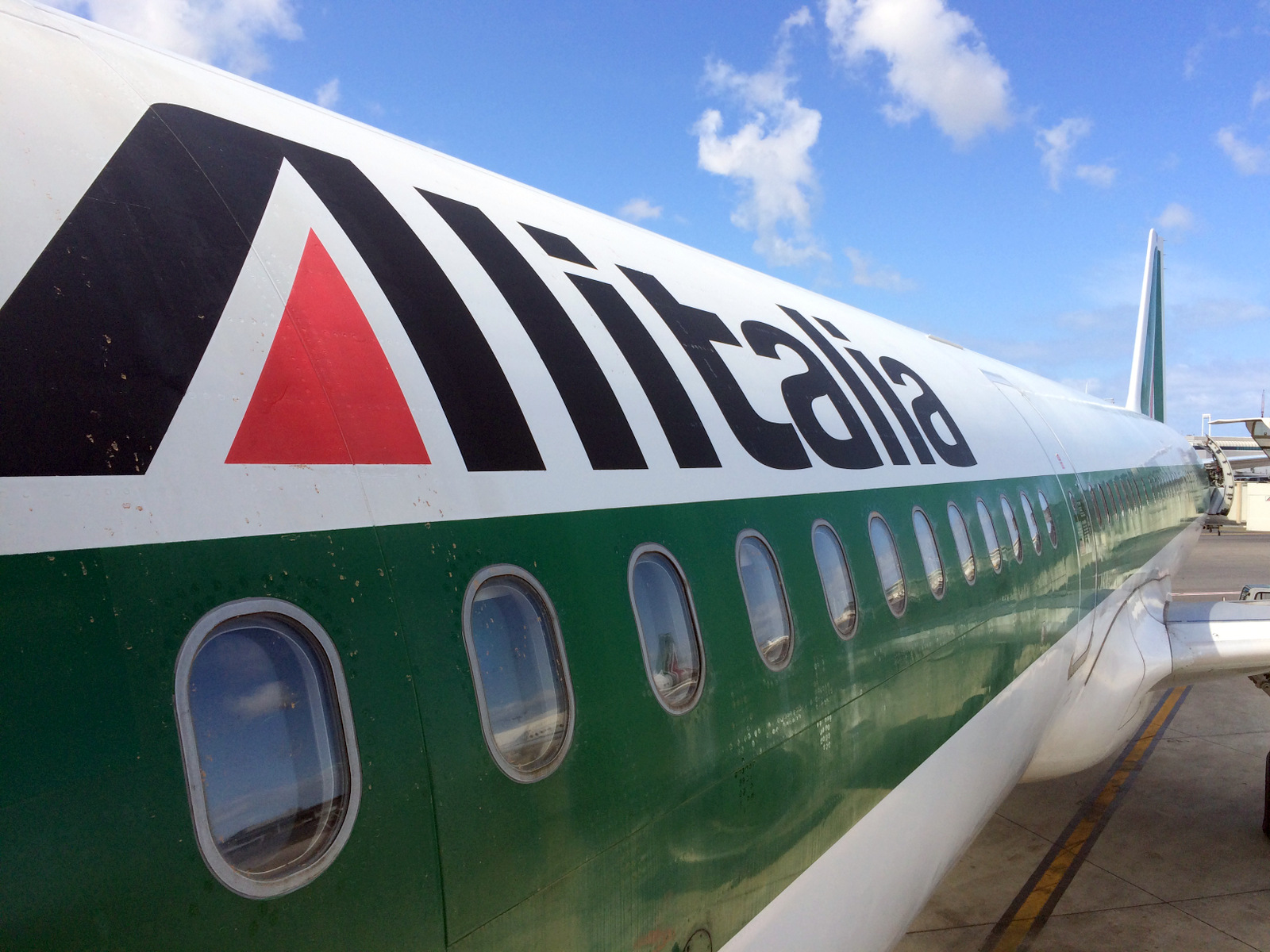 Авиакомпания Alitalia продолжит выполнять полеты, несмотря на процедуру банкротства