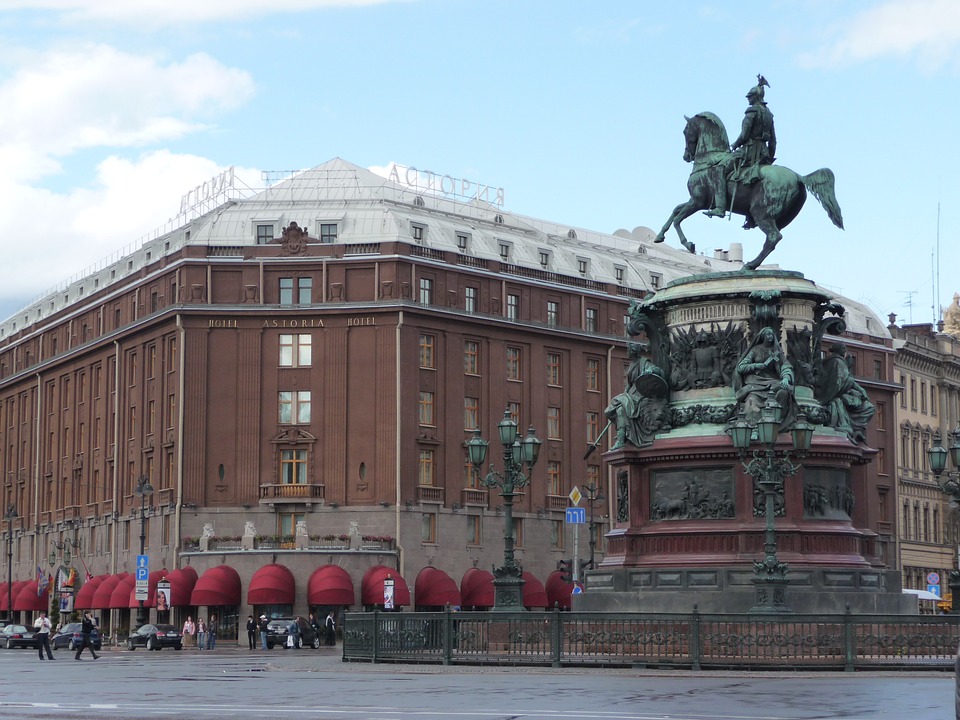 РСТ: загрузка отелей Петербурга снизилась из-за конкуренции с зарубежными направлениями