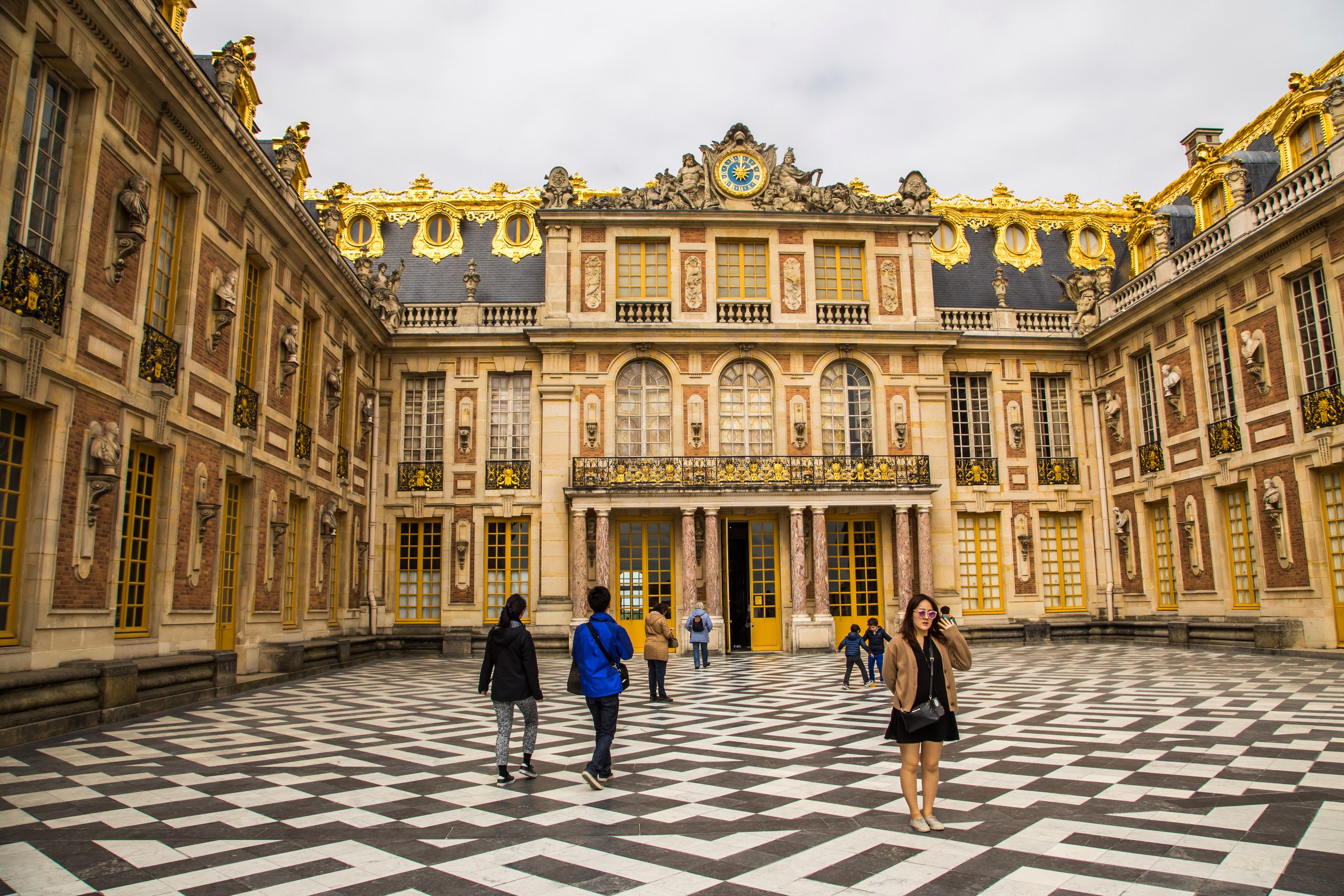 Версальский дворец не будут закрывать из-за ситуации с коронавирусом