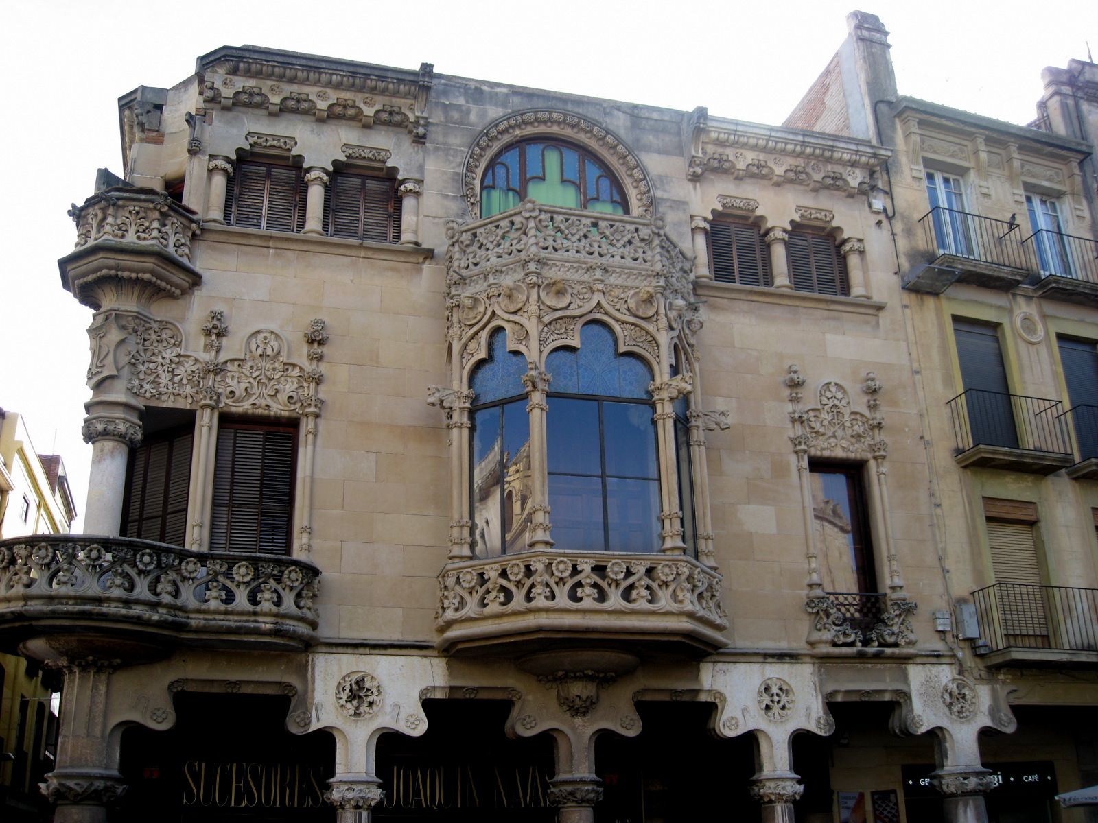 "Человеческие замки" и тунец в Каталонии