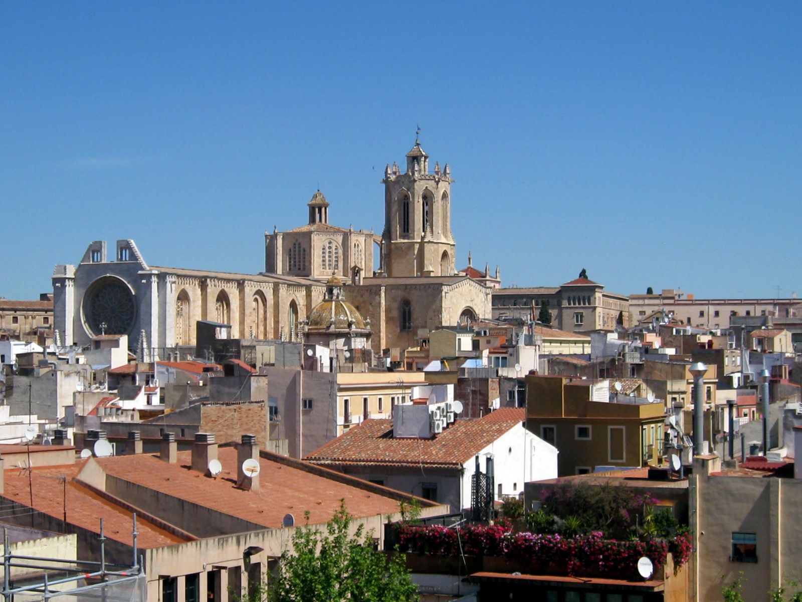 "Человеческие замки" и тунец в Каталонии