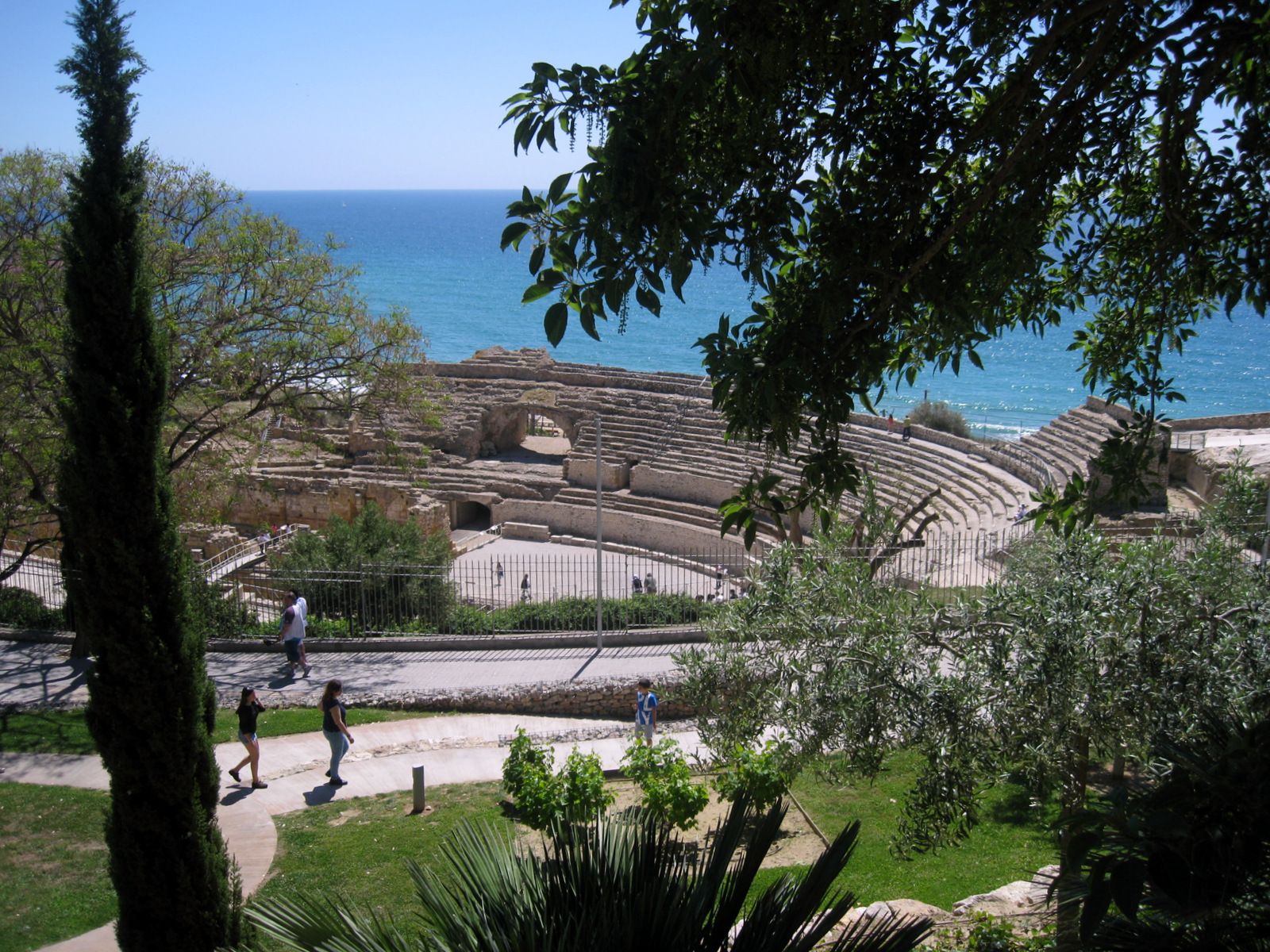 "Человеческие замки" и тунец в Каталонии