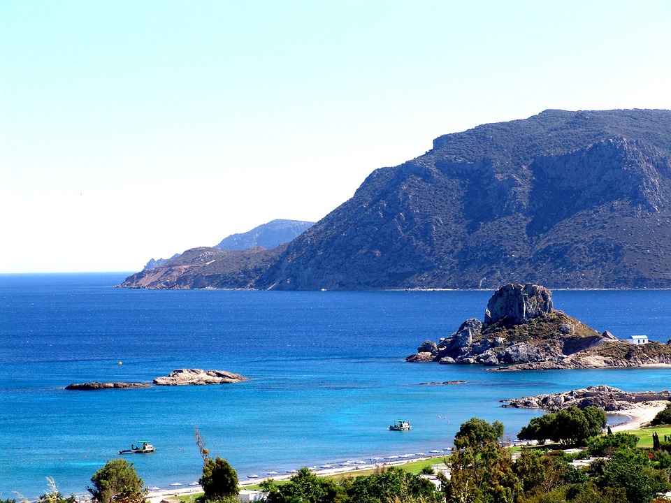 Туристы в Турции и Греции не планируют прерывать отдых после землетрясения в Эгейском море