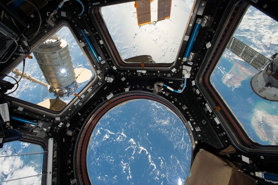 Россия сможет отправить космических туристов на орбиту в конце 2023 года