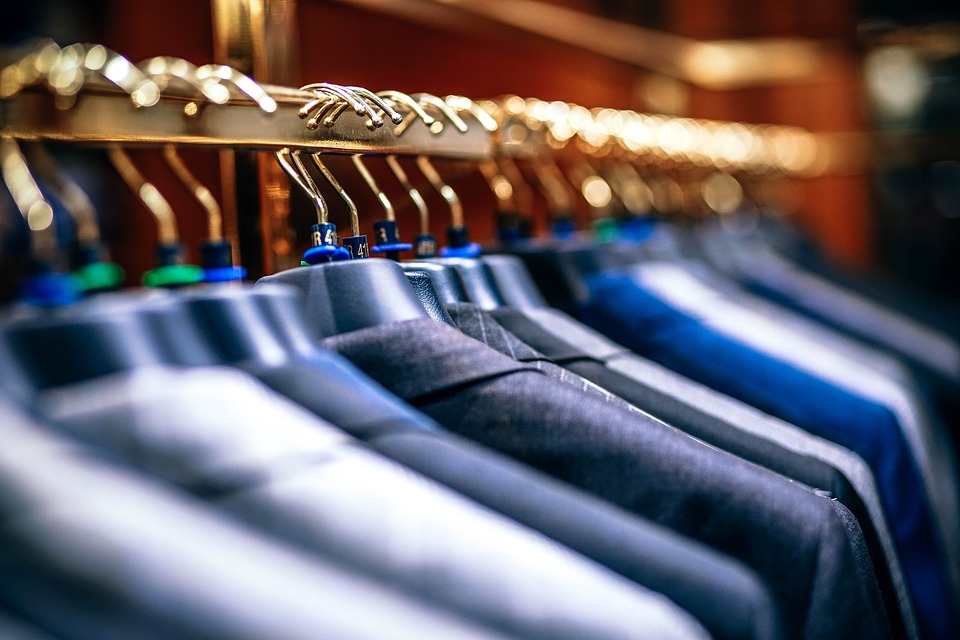 Магазины Испании могут ввести плату за примерку одежды