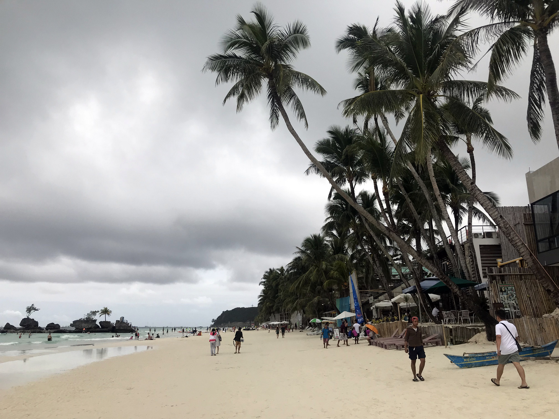 Остров Боракай на Филиппинах временно закроют для туристов с 26 апреля