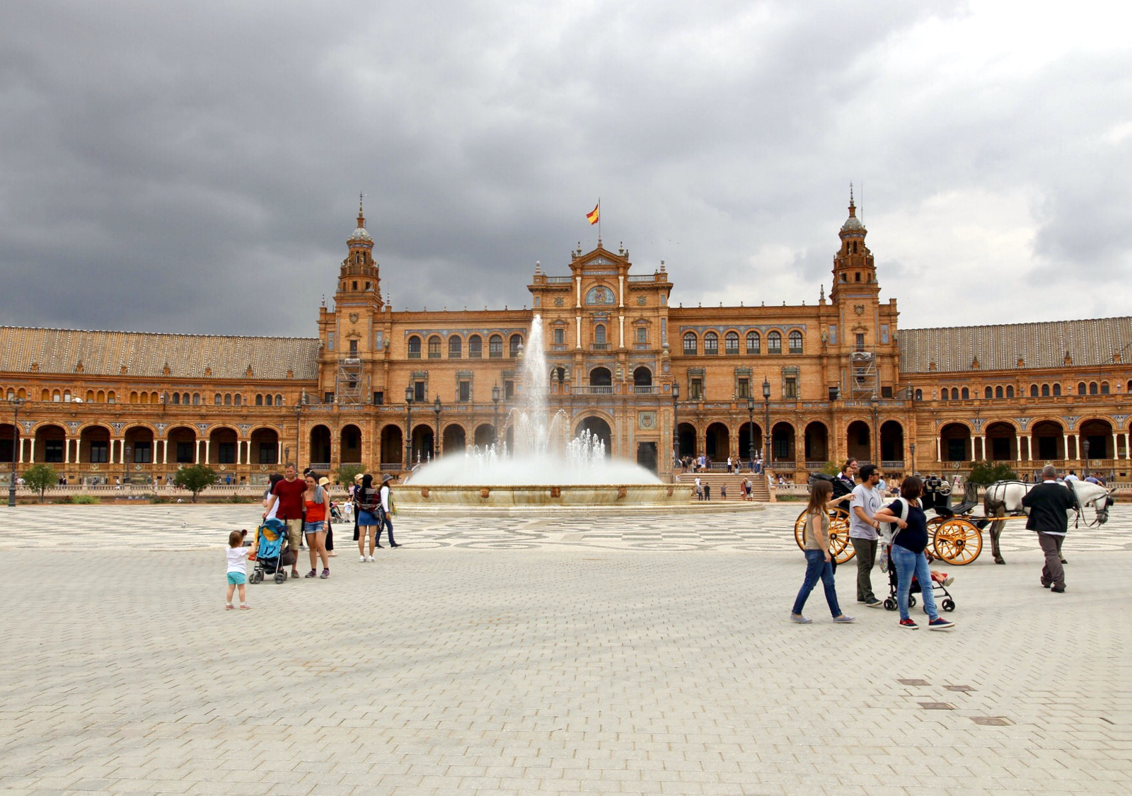Туристическая отрасль Испании начнет восстановление с апреля