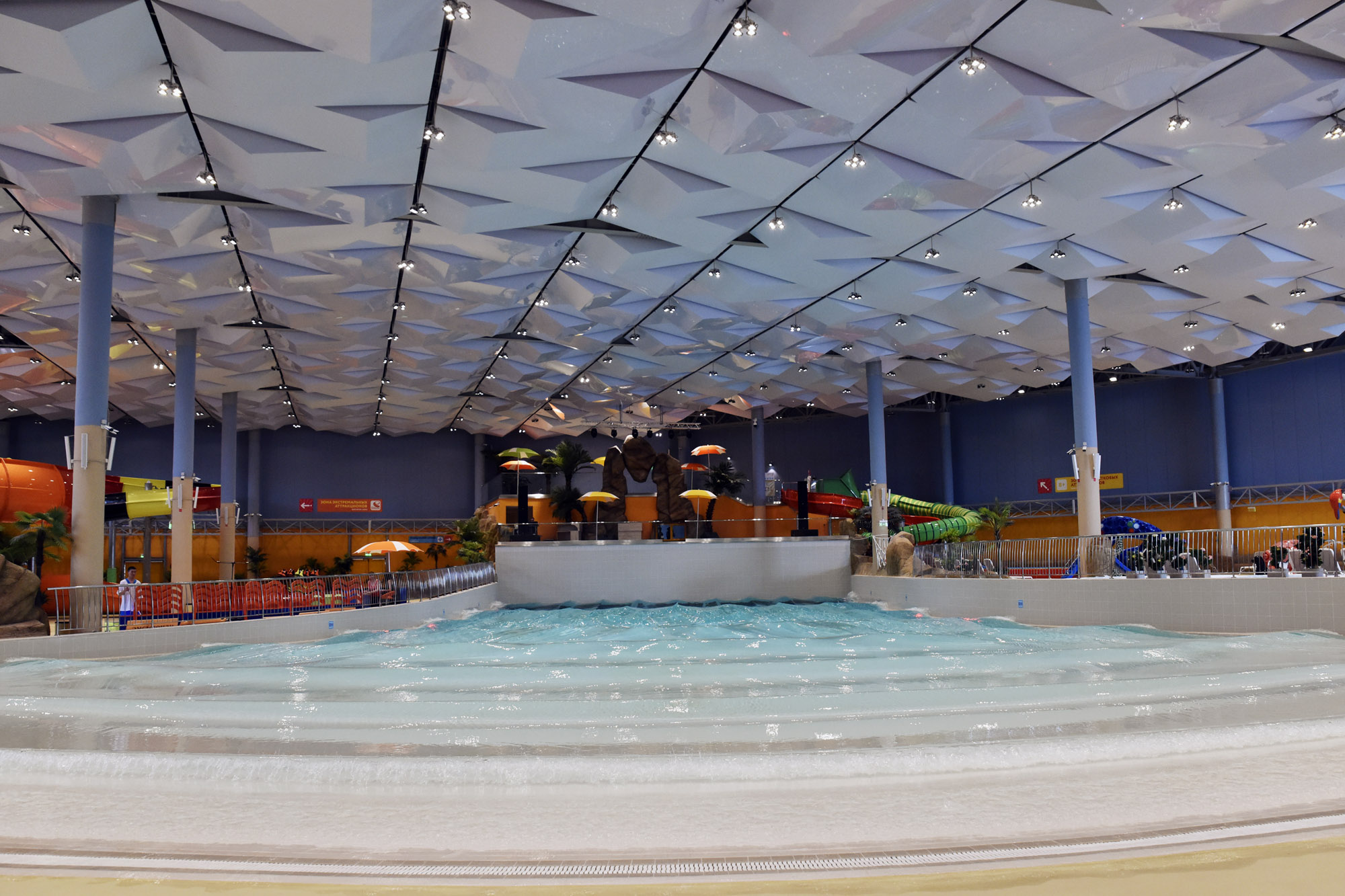 В Тюмени открылся крупнейший в России аквапарк