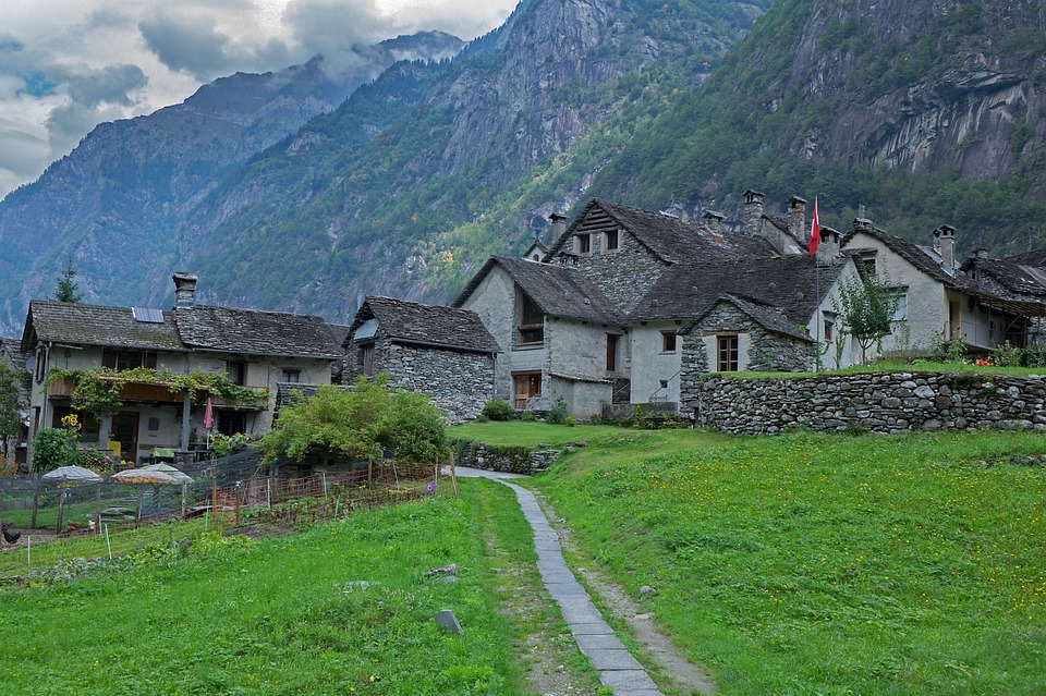Заброшенную деревню в Швейцарии превратят в гостиничный комплекс