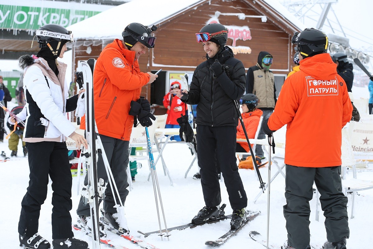 Страховку на 100 тыс. рублей включили в ски-пасс на курорте "Горки Город"