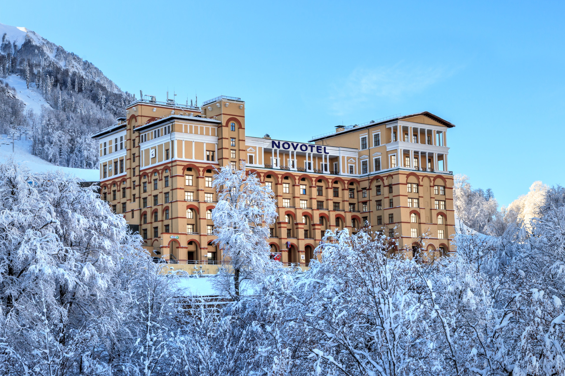 Более 160 классифицированных отелей горного кластера Сочи готовы к открытию сезона