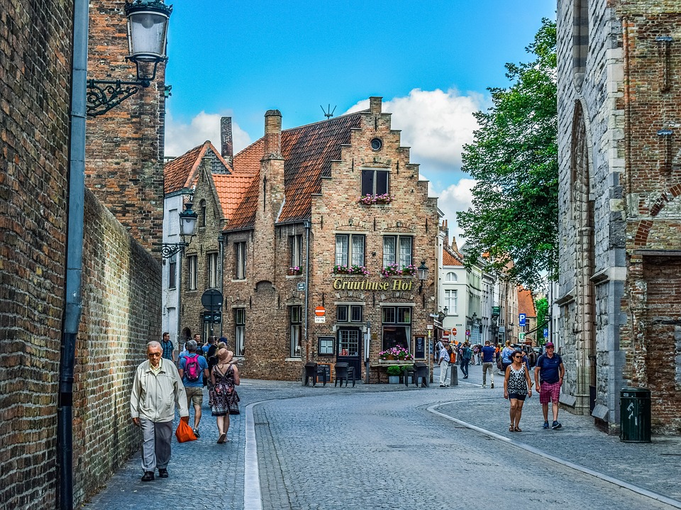 Бельгия отменила все антиковидные требования для въезда путешественников