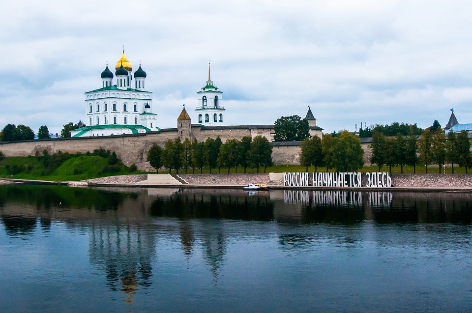 Псковскую область в 2018 году посетили около 400 тысяч туристов
