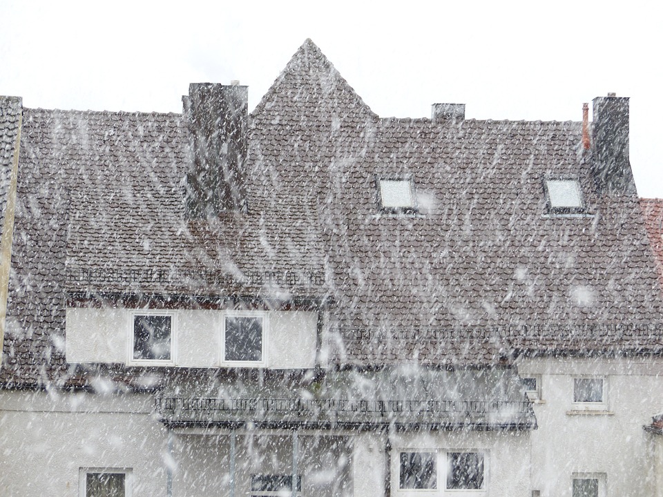 Сильнейшие снегопады охватили Австрию, Германию и Чехию, непогода продолжится в выходные