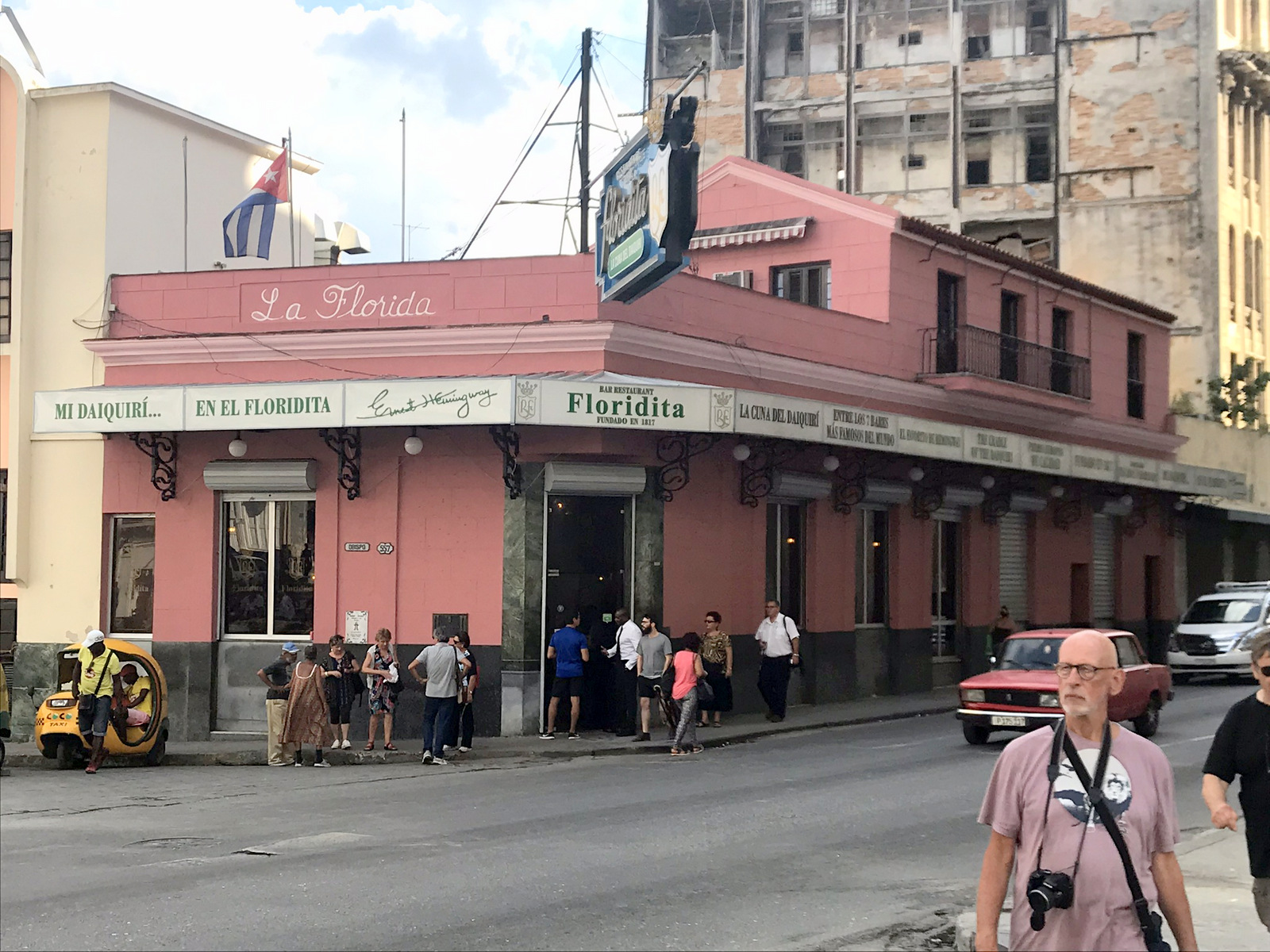 Туристы на Кубе с 21 июня не смогут расплачиваться долларами
