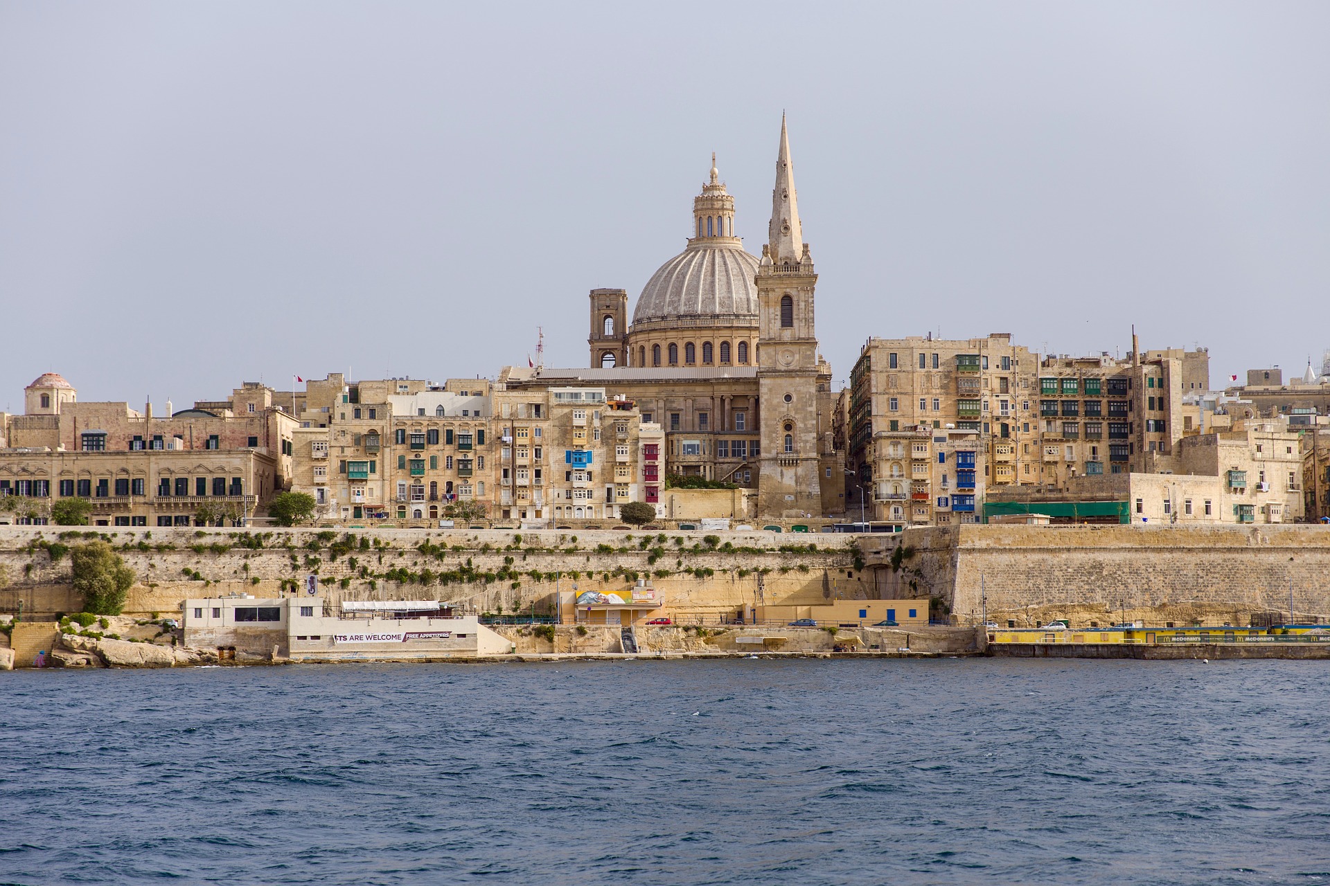 Мальта с 11 апреля разрешит въезд непривитым российским туристам без карантина