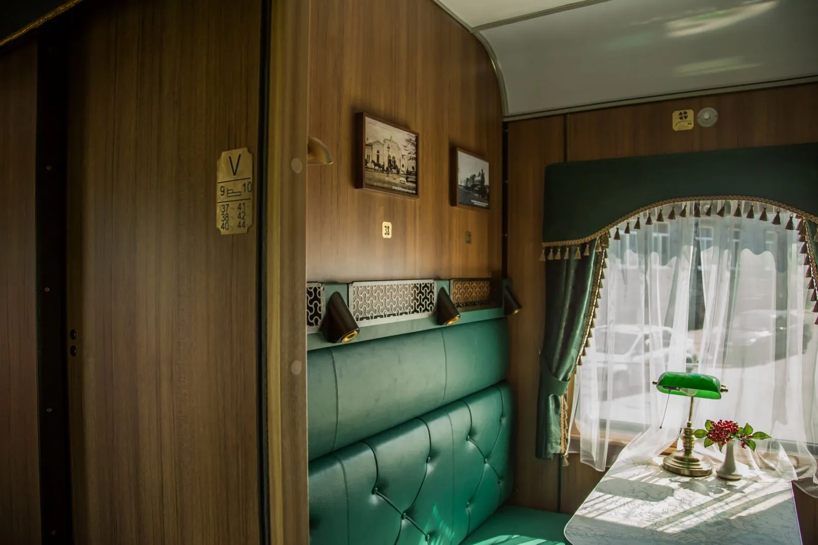 Ретро экспресс сортавала рускеала. Карелия рускеала ретропоезд. Ретро-поезд рускеальский экспресс. Паровоз сортавала рускеала. Ретро вагоны рускеала.