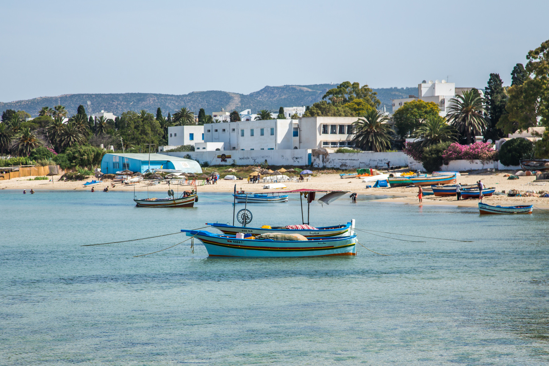 Курорты и отели Туниса могут начать прием иностранных туристов уже в середине мая