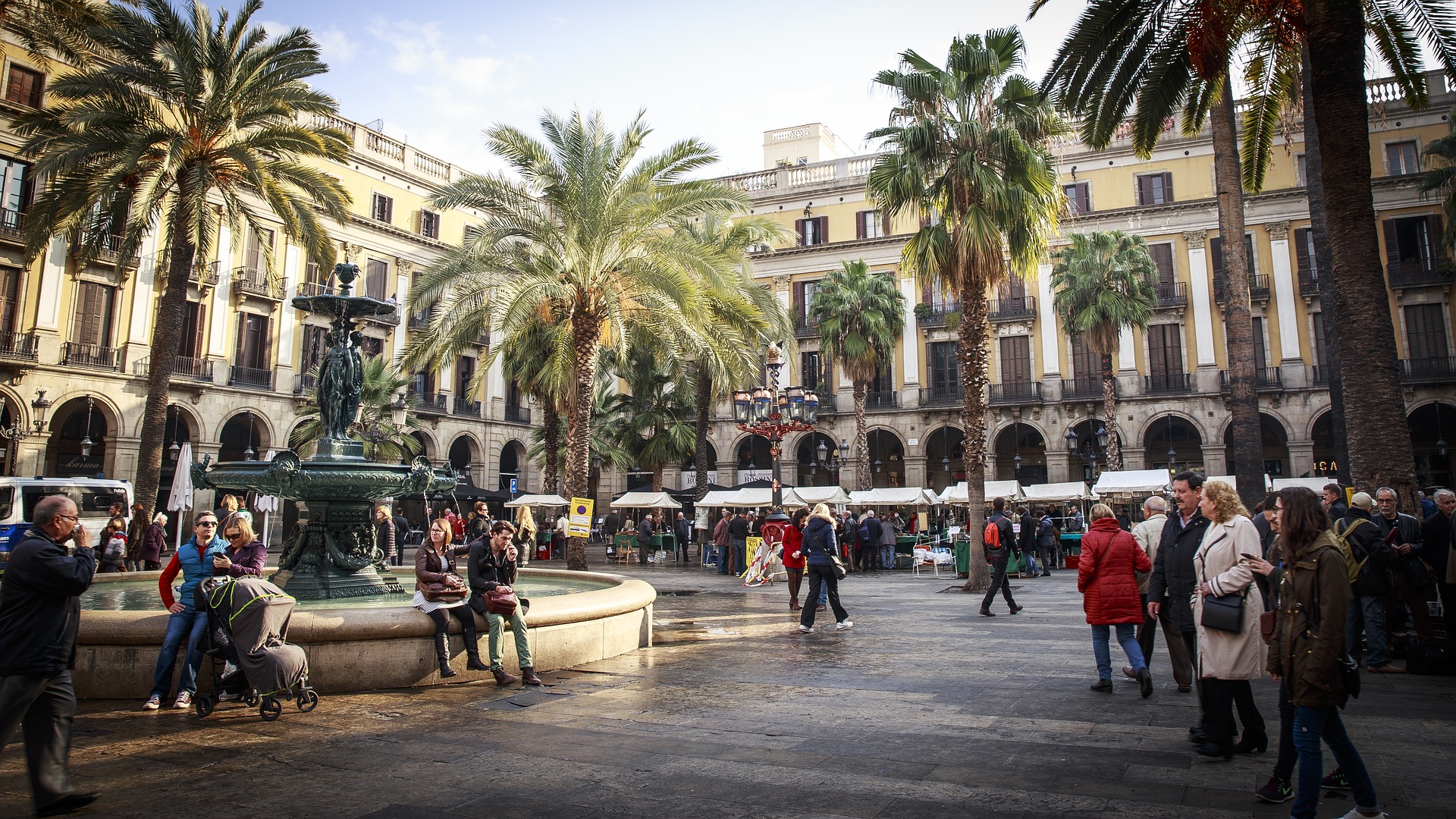 Власти Барселоны предупредили туристов о росте уличной преступности в городе
