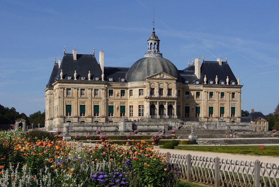 Драгоценности и наличные на 2 млн евро украдены из замка Во-ле-Виконт в Париже